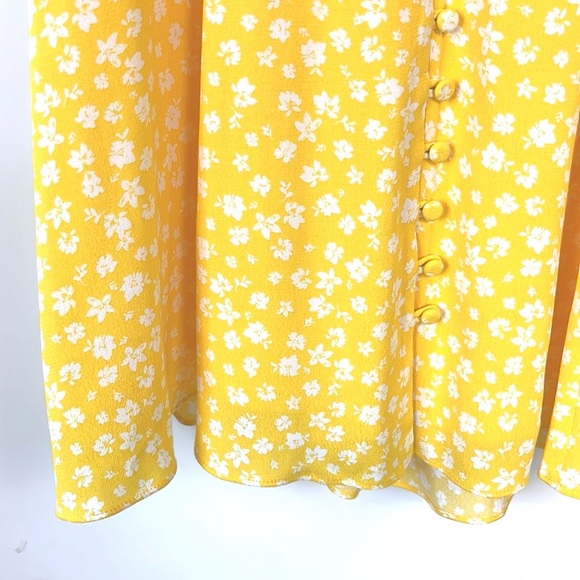 Ever New Pria Gold Lawson Ditsy Button Through Mini Dress - Picture 6 of 9